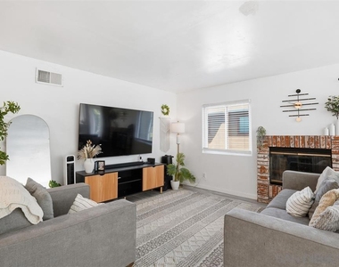 1512 Concord Way A - Photo Thumbnail 24