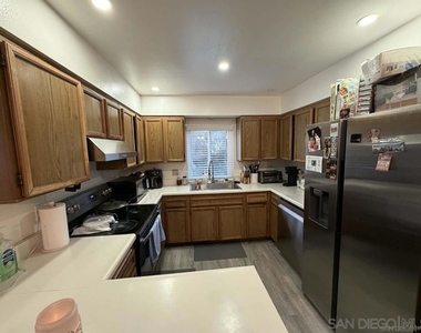 1512 Concord Way A - Photo Thumbnail 2