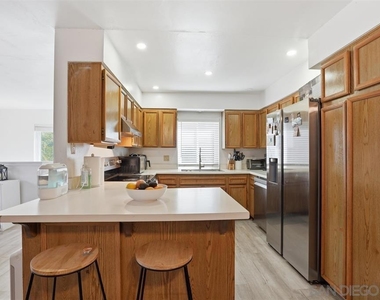 1512 Concord Way A - Photo Thumbnail 17