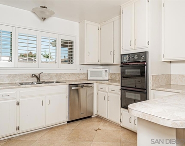 1585 Ionian St - Photo Thumbnail 12