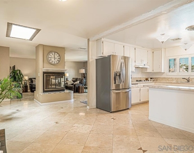 1585 Ionian St - Photo Thumbnail 11