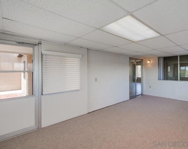 4755 Live Oak Ct - Photo Thumbnail 11