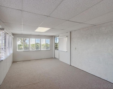 4755 Live Oak Ct - Photo Thumbnail 10