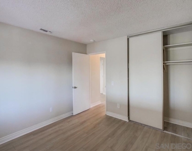 4755 Live Oak Ct - Photo Thumbnail 15