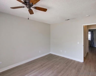 4755 Live Oak Ct - Photo Thumbnail 18
