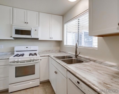 4755 Live Oak Ct - Photo Thumbnail 6