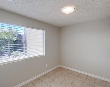 4755 Live Oak Ct - Photo Thumbnail 20