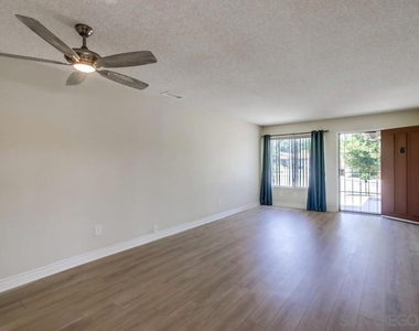 4755 Live Oak Ct - Photo Thumbnail 4