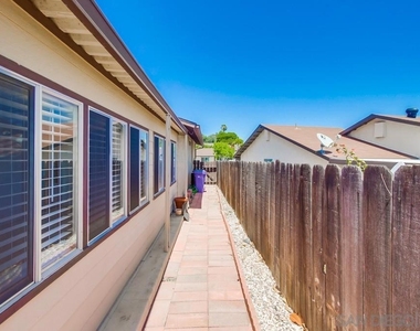 4755 Live Oak Ct - Photo Thumbnail 33