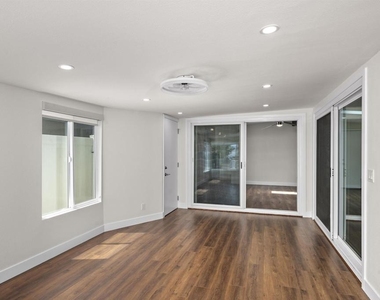 3863 Mount Ainsworth Ave - Photo Thumbnail 33
