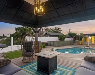 3863 Mount Ainsworth Ave - Photo Thumbnail 45