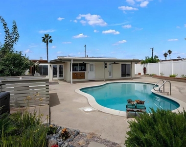 3863 Mount Ainsworth Ave - Photo Thumbnail 38