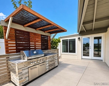 3863 Mount Ainsworth Ave - Photo Thumbnail 7