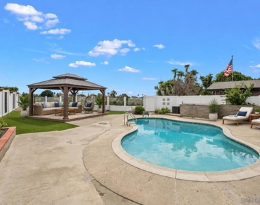 3863 Mount Ainsworth Ave - Photo Thumbnail 5