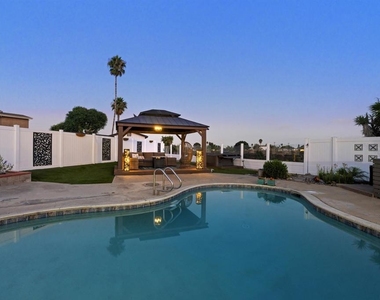 3863 Mount Ainsworth Ave - Photo Thumbnail 42