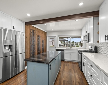 3863 Mount Ainsworth Ave - Photo Thumbnail 18