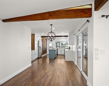 3863 Mount Ainsworth Ave - Photo Thumbnail 22