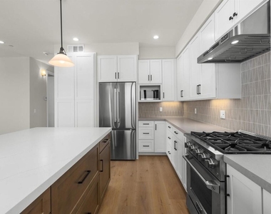 4647 Coronado Avenue - Photo Thumbnail 7