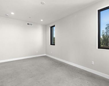 4647 Coronado Avenue - Photo Thumbnail 41