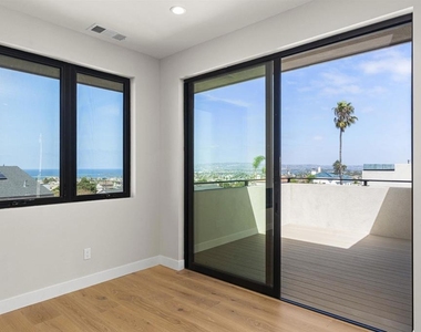 4647 Coronado Avenue - Photo Thumbnail 17