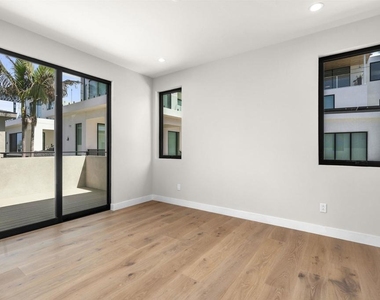 4647 Coronado Avenue - Photo Thumbnail 32