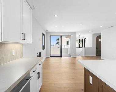 4647 Coronado Avenue - Photo Thumbnail 16