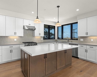 4647 Coronado Avenue - Photo Thumbnail 2