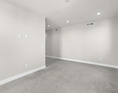4647 Coronado Avenue - Photo Thumbnail 42