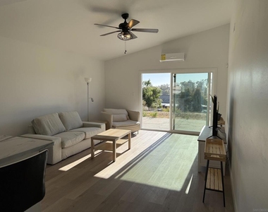 664 Carefree Dr - Photo Thumbnail 10
