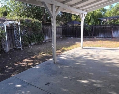 143 Timber Road - Photo Thumbnail 8