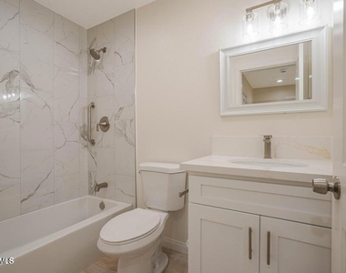 1227 Alexander Street - Photo Thumbnail 4