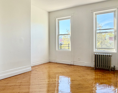 1359 Prospect Place - Photo Thumbnail 15