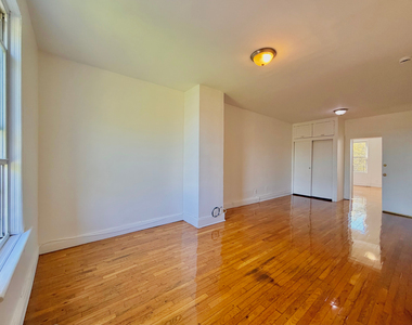 1359 Prospect Place - Photo Thumbnail 5