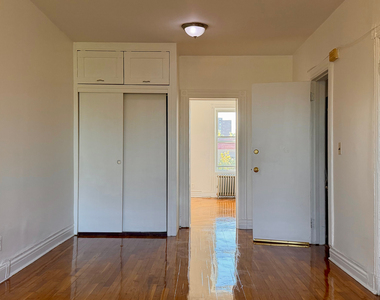 1359 Prospect Place - Photo Thumbnail 7