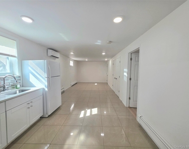 42 Carlton Avenue - Photo Thumbnail 2