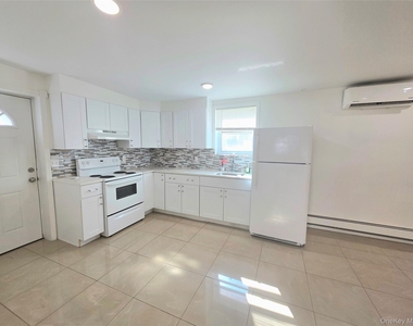 42 Carlton Avenue - Photo Thumbnail 1