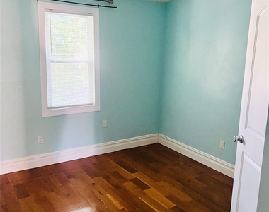 190-60 111th Avenue - Photo Thumbnail 10