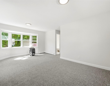 27 Willoughby Place - Photo Thumbnail 11