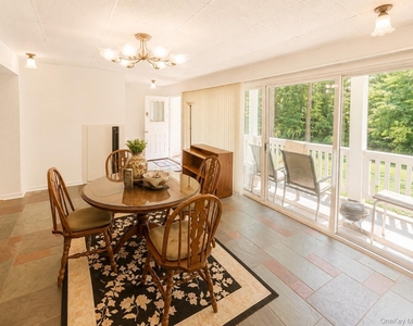 40 Maplewood Drive - Photo Thumbnail 7