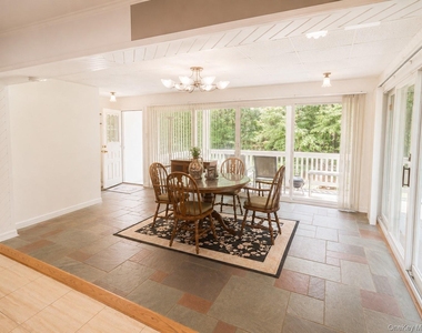 40 Maplewood Drive - Photo Thumbnail 8