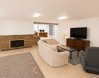 40 Maplewood Drive - Photo Thumbnail 16