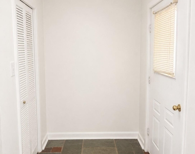 40 Maplewood Drive - Photo Thumbnail 5