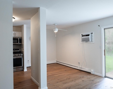 8 Ivy Court - Photo Thumbnail 3