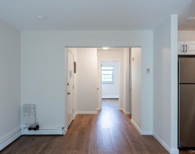 8 Ivy Court - Photo Thumbnail 2