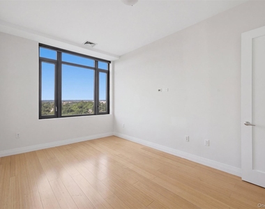 701 Ridge Hill Boulevard - Photo Thumbnail 24