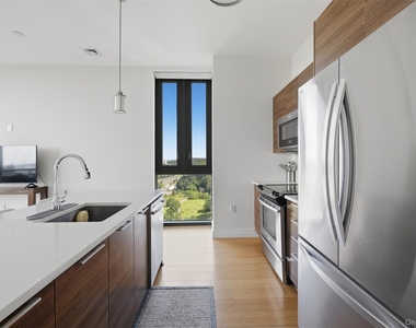 701 Ridge Hill Boulevard - Photo Thumbnail 2