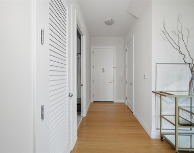 701 Ridge Hill Boulevard - Photo Thumbnail 15