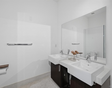 701 Ridge Hill Boulevard - Photo Thumbnail 20