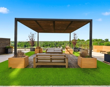 701 Ridge Hill Boulevard - Photo Thumbnail 32