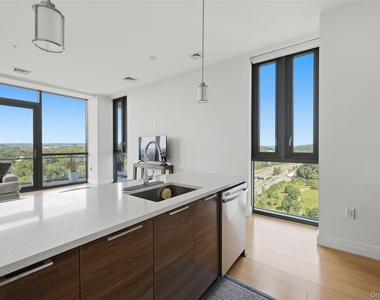 701 Ridge Hill Boulevard - Photo Thumbnail 3